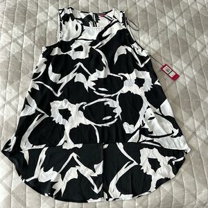 Vince Camuto top L